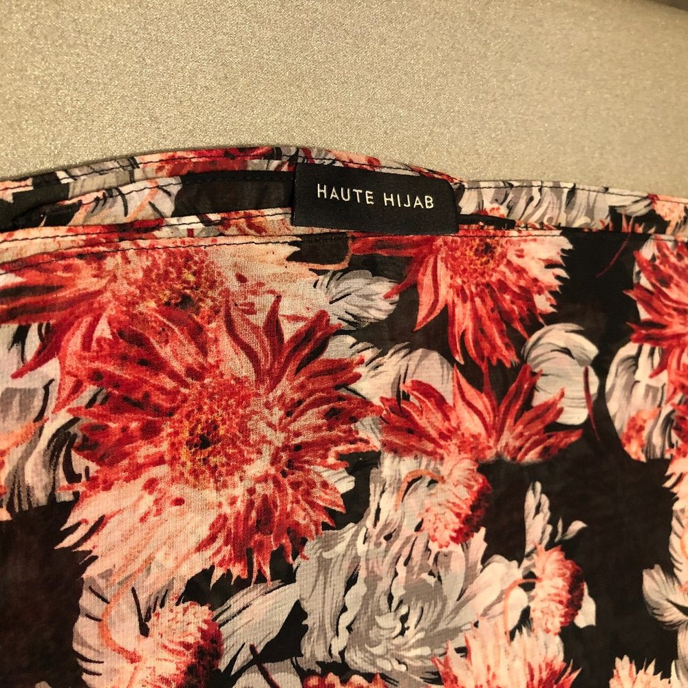 Haute Hijab floral rectangular scarf